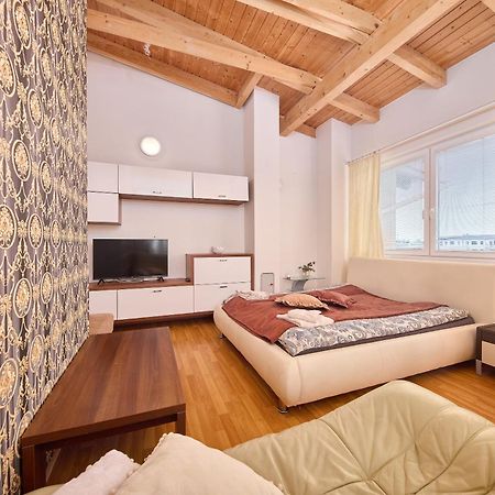 Design Apartment Bratislava Extérieur photo